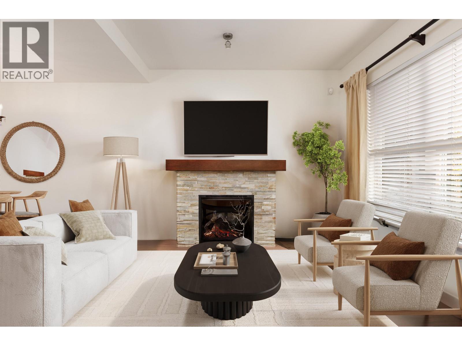 4 307 E 15TH STREET, North Vancouver, British Columbia