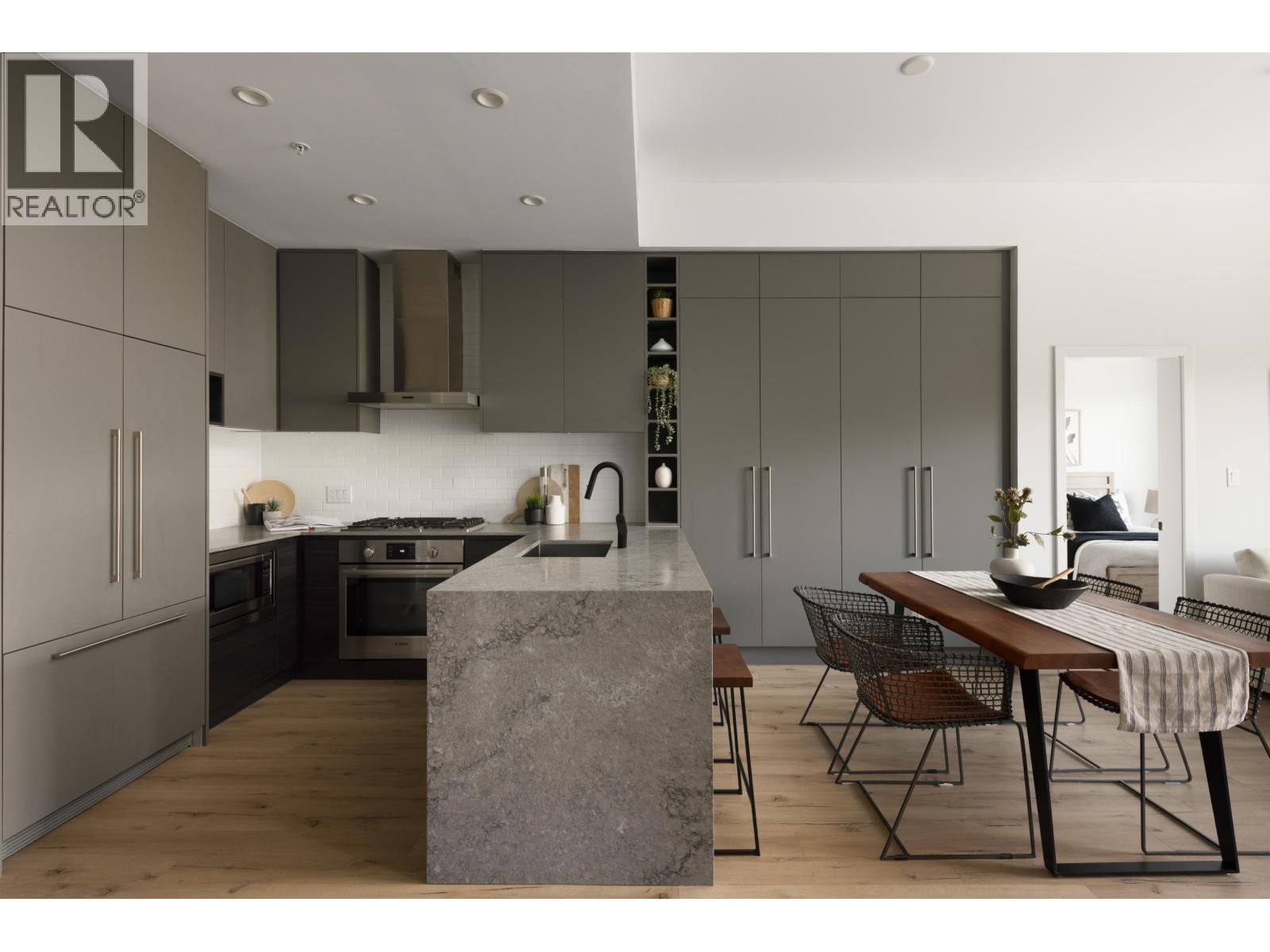 618 3131 MURRAY STREET, Port Moody, British Columbia