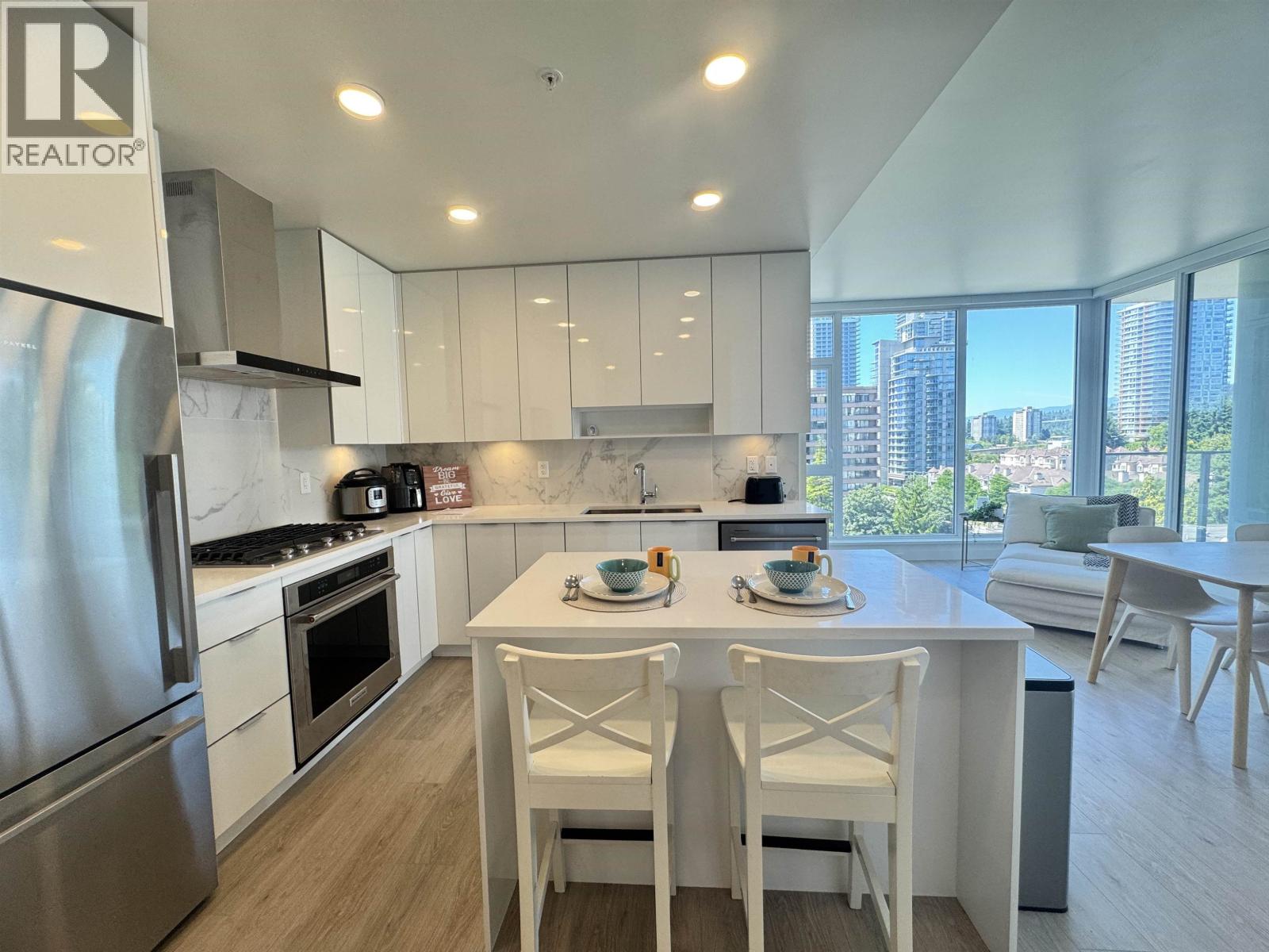 608 555 SYDNEY AVENUE, Coquitlam, British Columbia