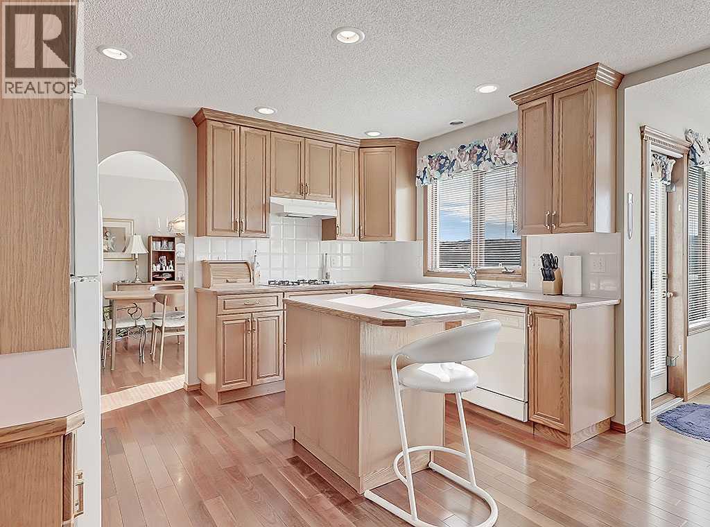 352 Macewan Park View Nw, Calgary, Alberta  T3K 4G6 - Photo 4 - A2269058