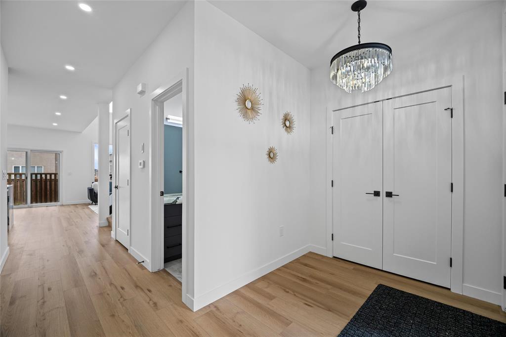 6 Avior Drive, Winnipeg, Manitoba  R2V 5H4 - Photo 3 - 202527710