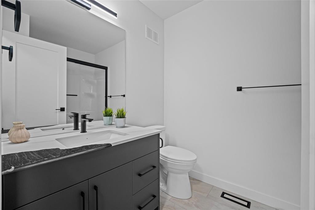 6 Avior Drive, Winnipeg, Manitoba  R2V 5H4 - Photo 36 - 202527710