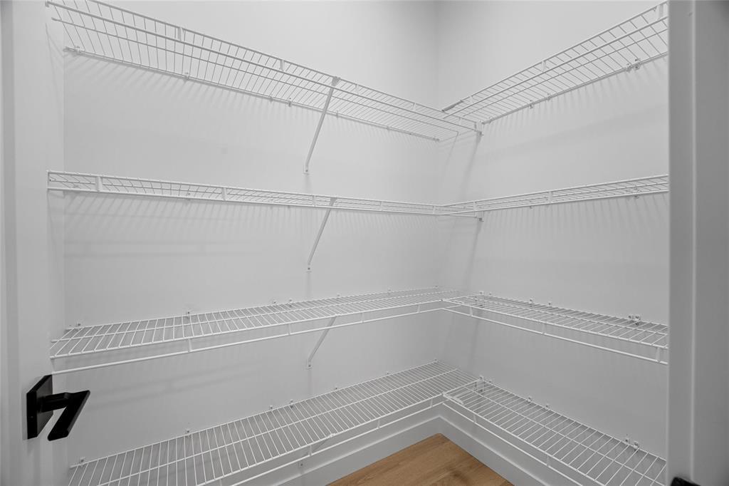 6 Avior Drive, Winnipeg, Manitoba  R2V 5H4 - Photo 18 - 202527710