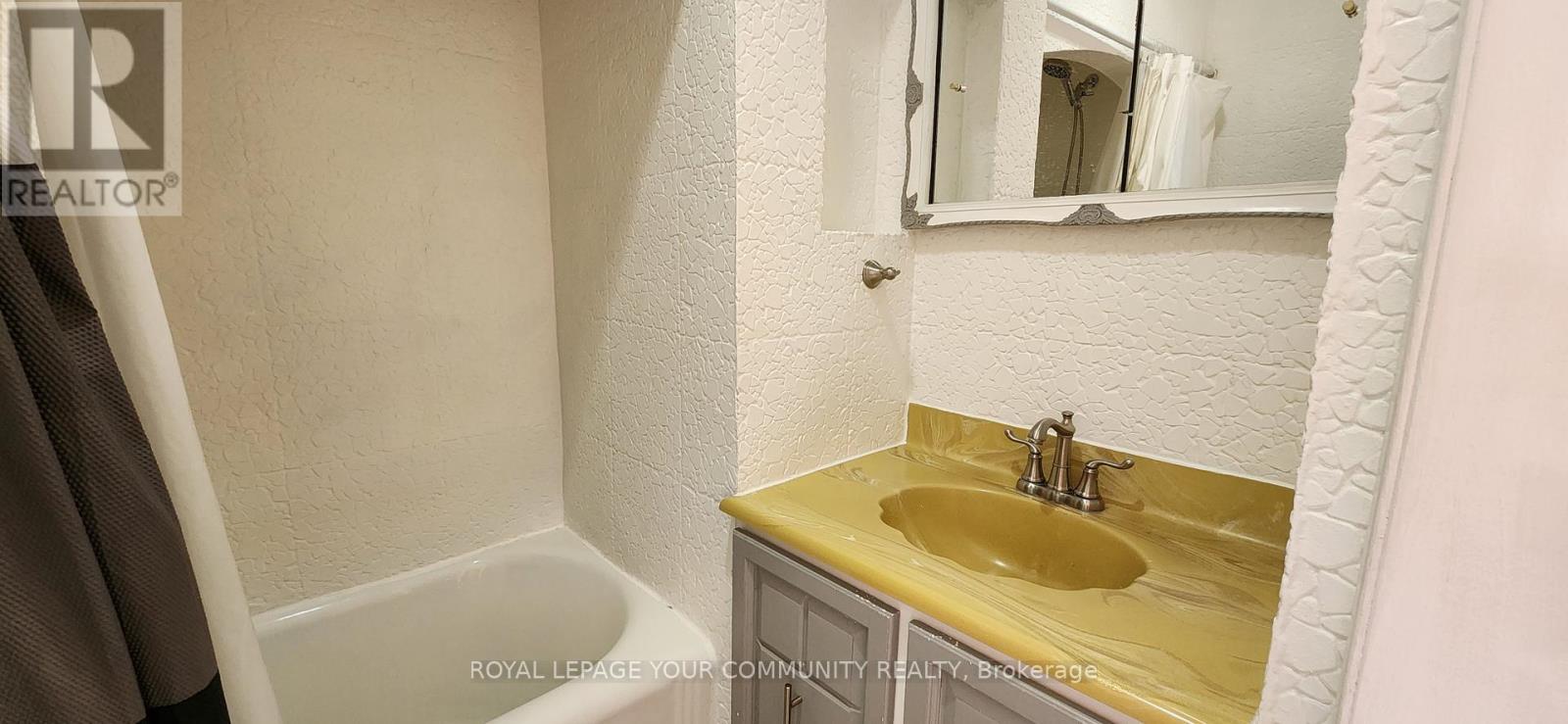 20812 Dalton Road, Georgina, Ontario  L0E 1R0 - Photo 10 - N12515408