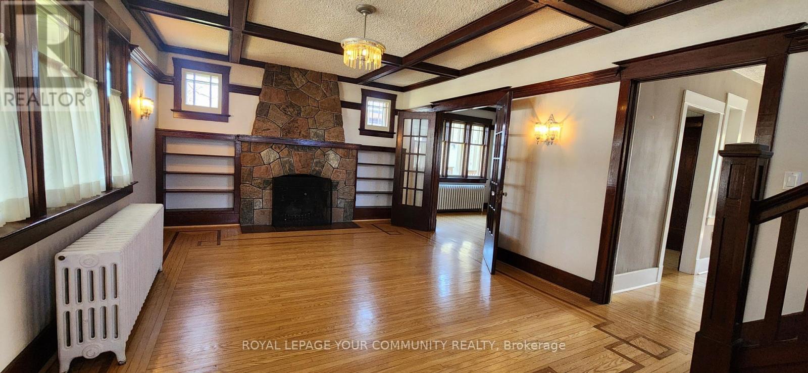 20812 Dalton Road, Georgina, Ontario  L0E 1R0 - Photo 4 - N12515408