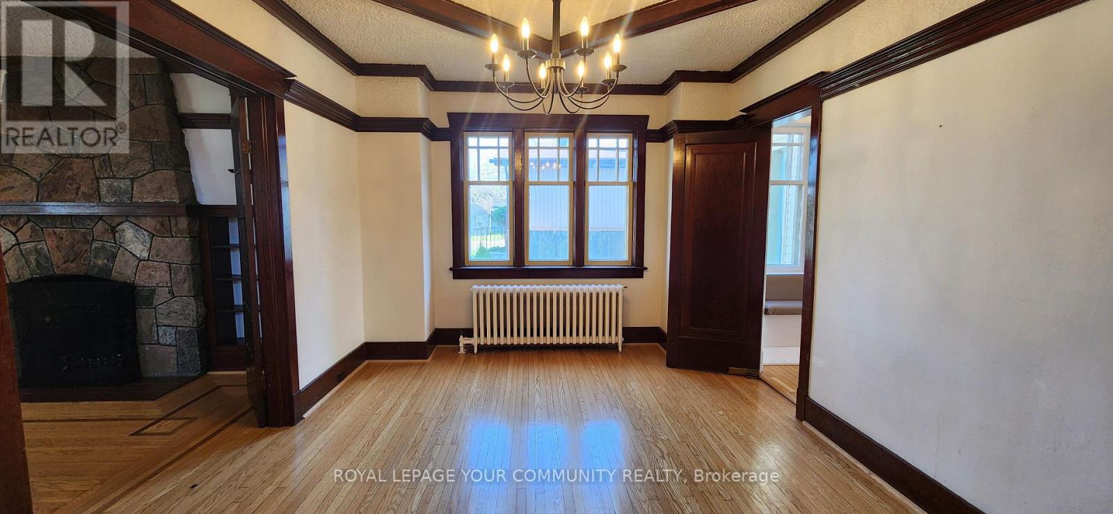 20812 Dalton Road, Georgina, Ontario  L0E 1R0 - Photo 5 - N12515408