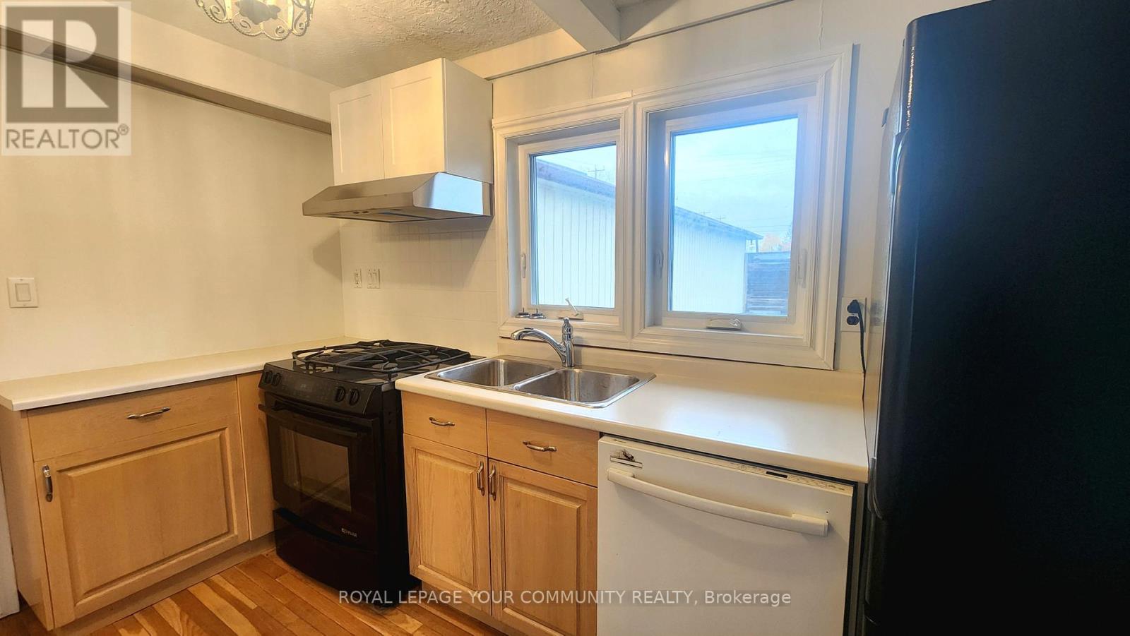 20812 Dalton Road, Georgina, Ontario  L0E 1R0 - Photo 8 - N12515408