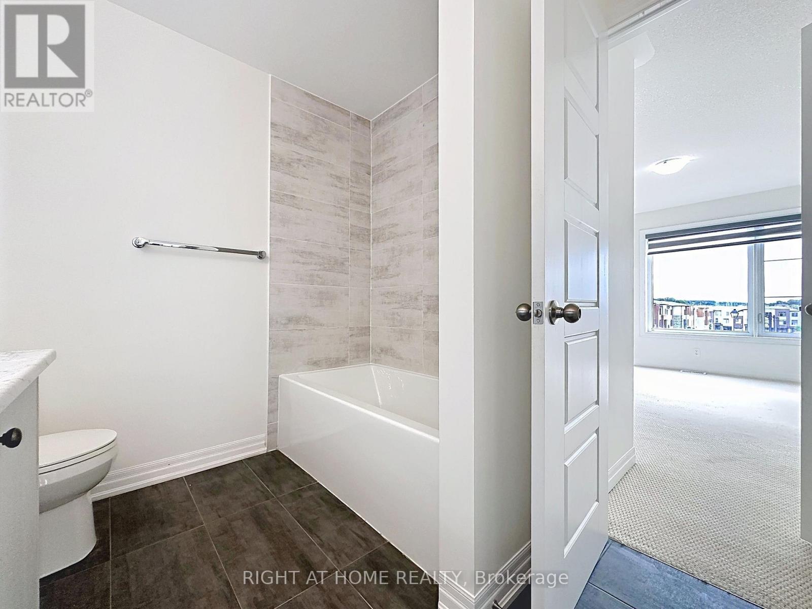 209 Vantage Loop, Newmarket, Ontario  L3X 0L4 - Photo 17 - N12515410