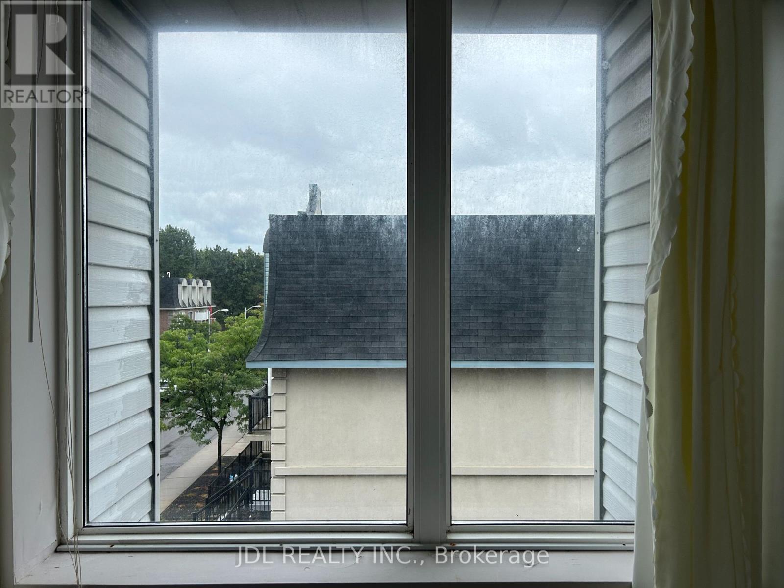 1013 - 85 George Appleton Way, Toronto, Ontario  M3M 0A2 - Photo 3 - W12515416