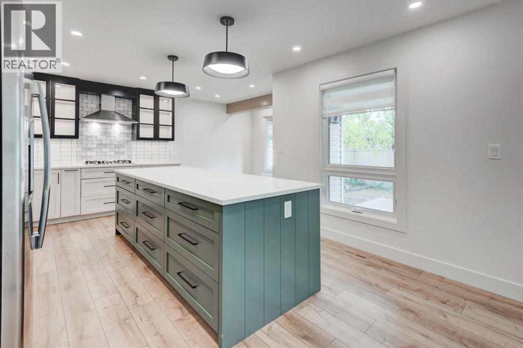 17 Millrise Lane Sw, Calgary, Alberta  T2Y 2C3 - Photo 9 - A2261281