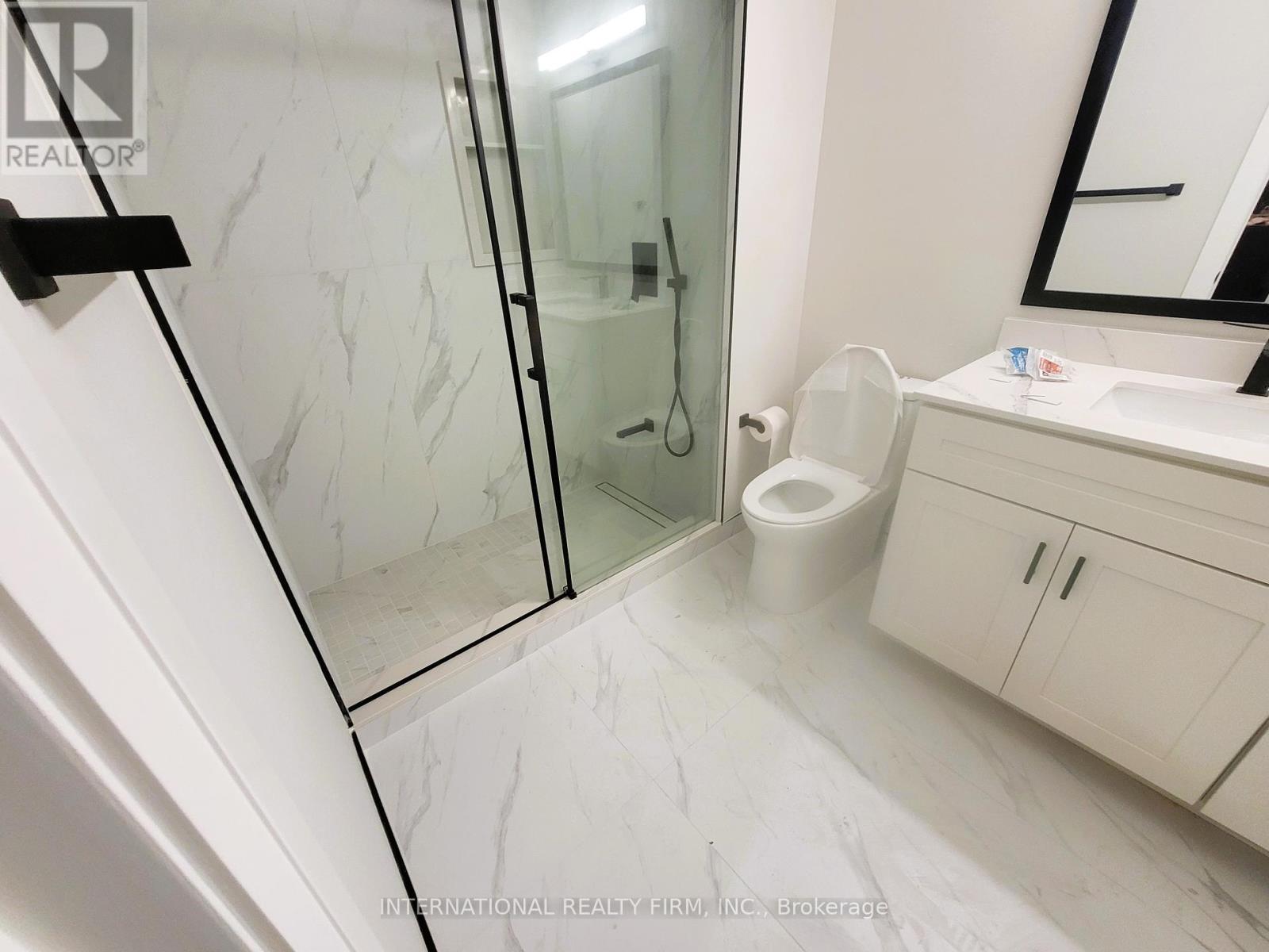 50 Beresford Drive, Richmond Hill, Ontario L4B 4J6 - Photo 9 - N12489136