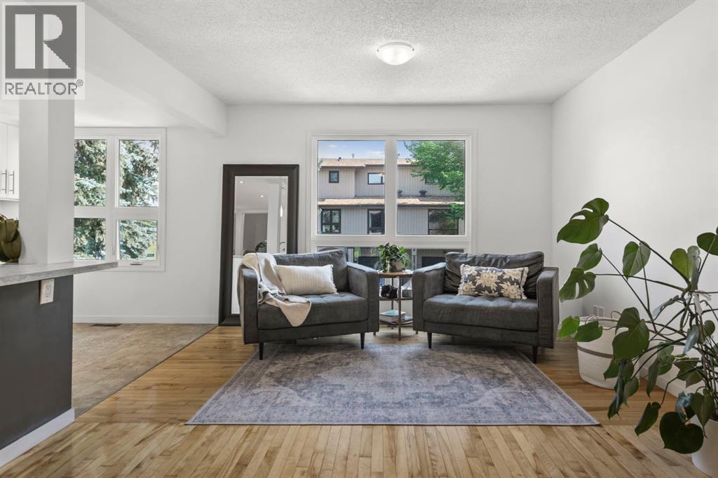 2 Canterbury Gardens Sw, Calgary, Alberta  T2W 2S9 - Photo 6 - A2255220