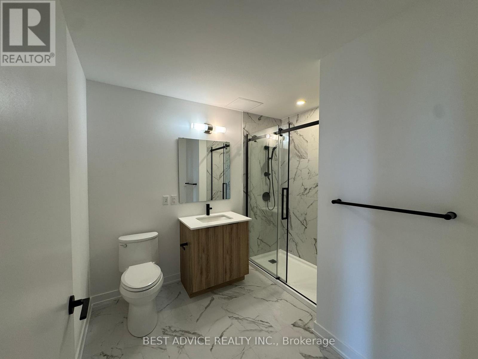 56 Lakeside Terrace, Barrie, Ontario  L4M 0L4 - Photo 4 - S12515432