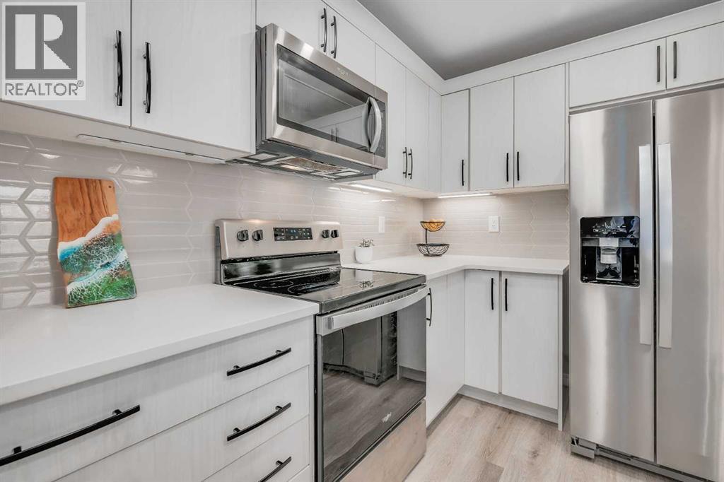 109 Yorkville Boulevard Sw, Calgary, Alberta  T2X 4J9 - Photo 11 - A2268753