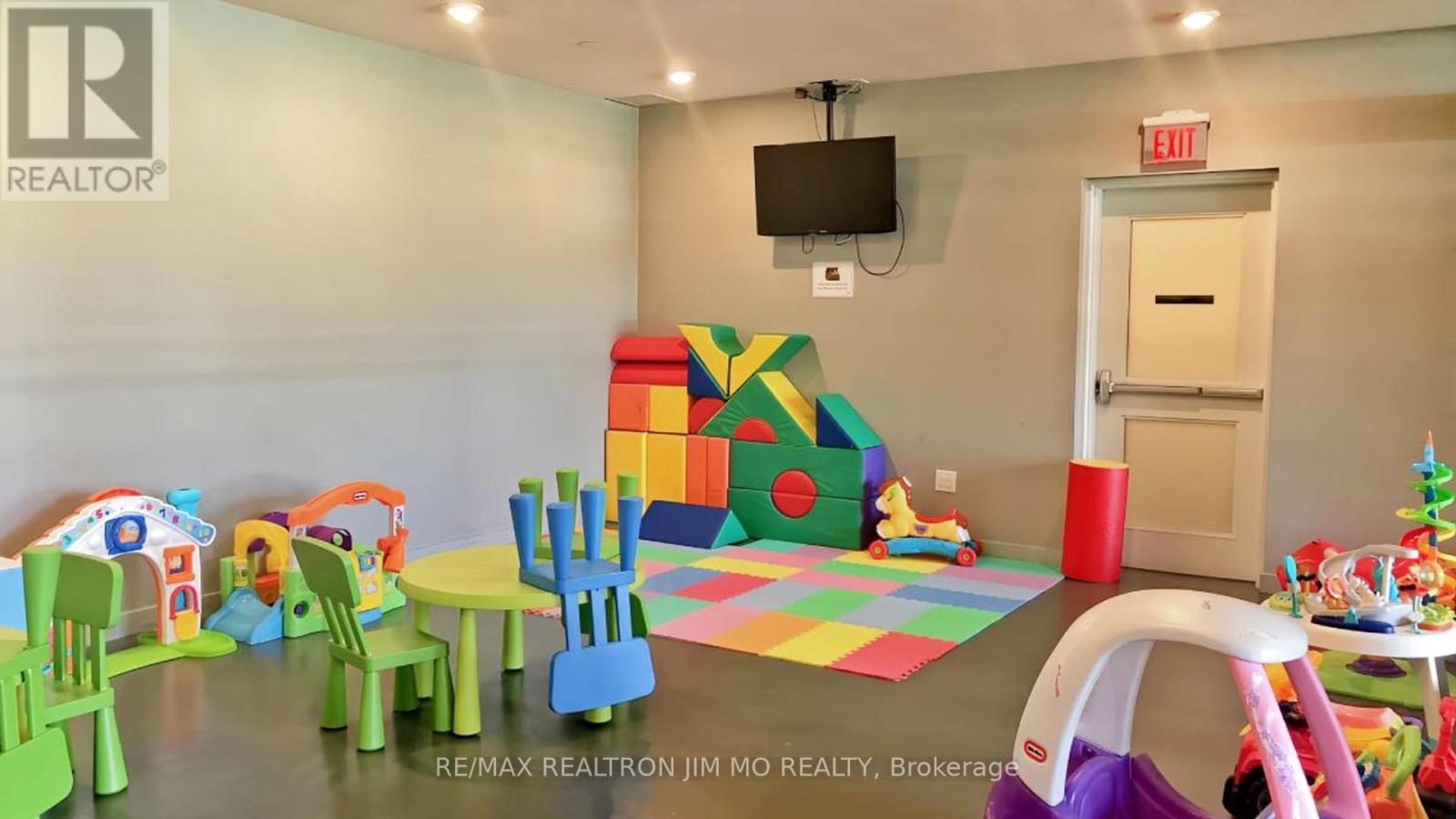 822 - 21 Iceboat Terrace, Toronto, Ontario  M5V 4A9 - Photo 24 - C12515442