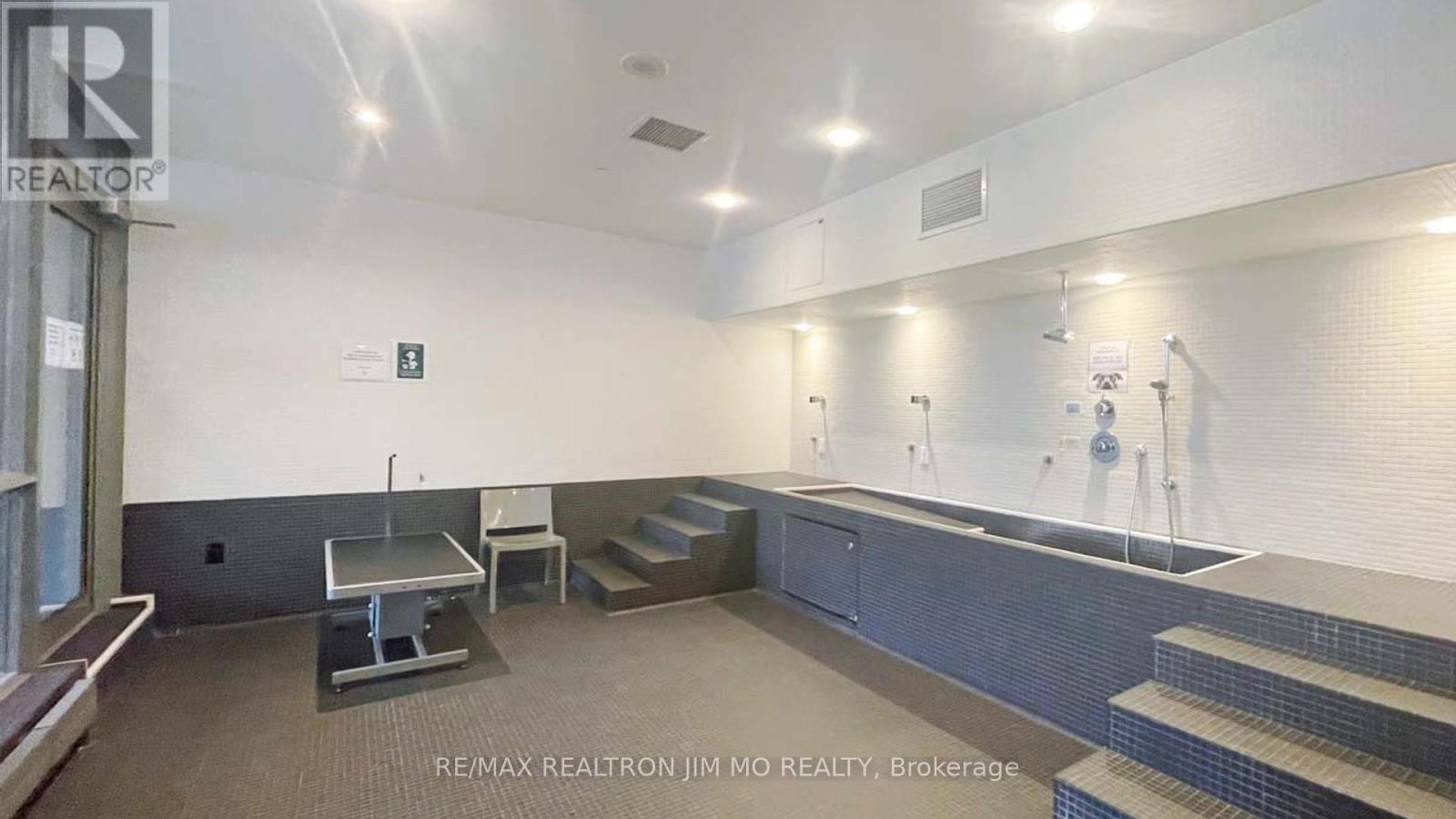 822 - 21 Iceboat Terrace, Toronto, Ontario  M5V 4A9 - Photo 25 - C12515442