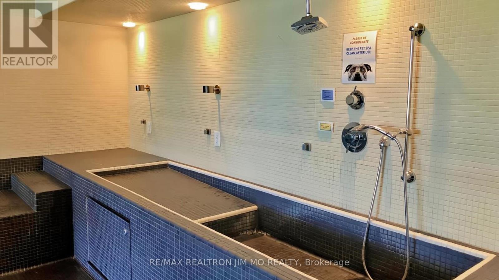 822 - 21 Iceboat Terrace, Toronto, Ontario  M5V 4A9 - Photo 27 - C12515442