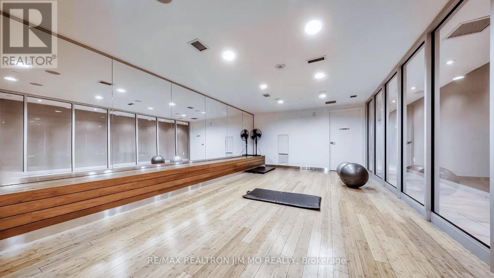 822 - 21 Iceboat Terrace, Toronto, Ontario  M5V 4A9 - Photo 33 - C12515442