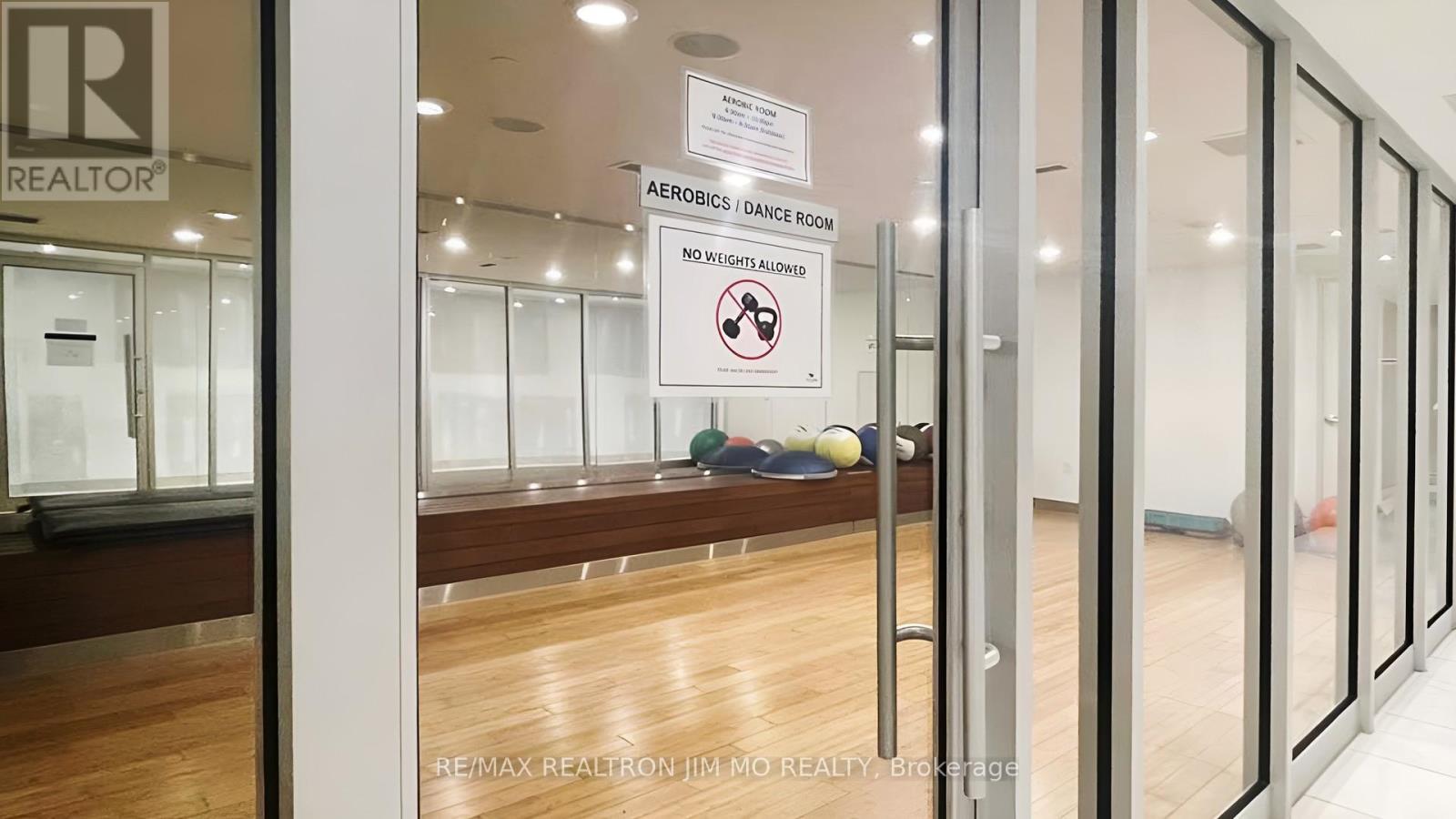 822 - 21 Iceboat Terrace, Toronto, Ontario  M5V 4A9 - Photo 35 - C12515442