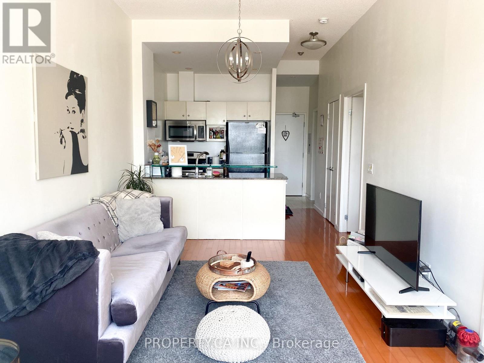 214 - 208 QUEENS QUAY W, Toronto, Ontario