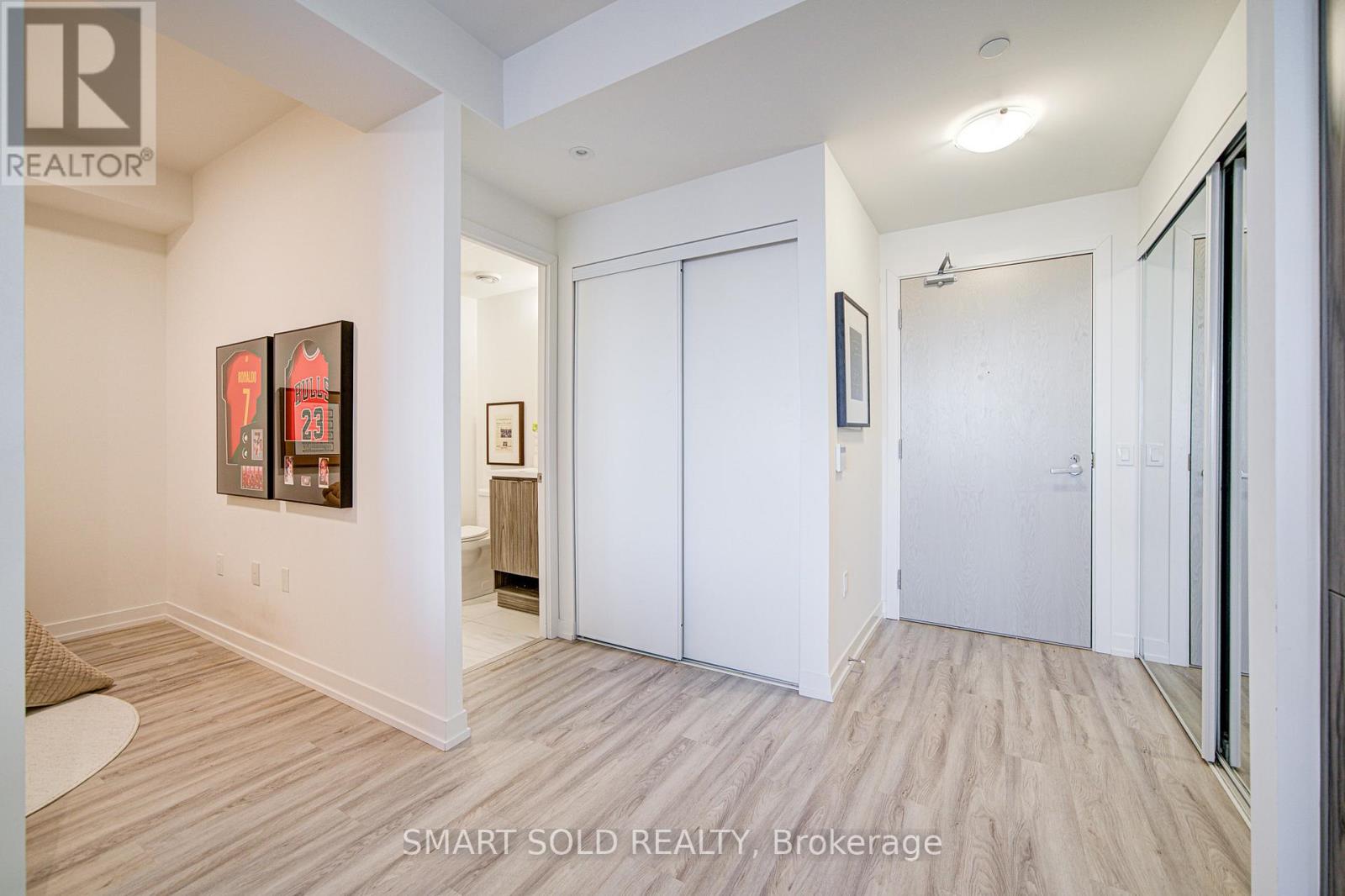 5802 - 55 Cooper Street, Toronto, Ontario  M5E 0G1 - Photo 8 - C12515494