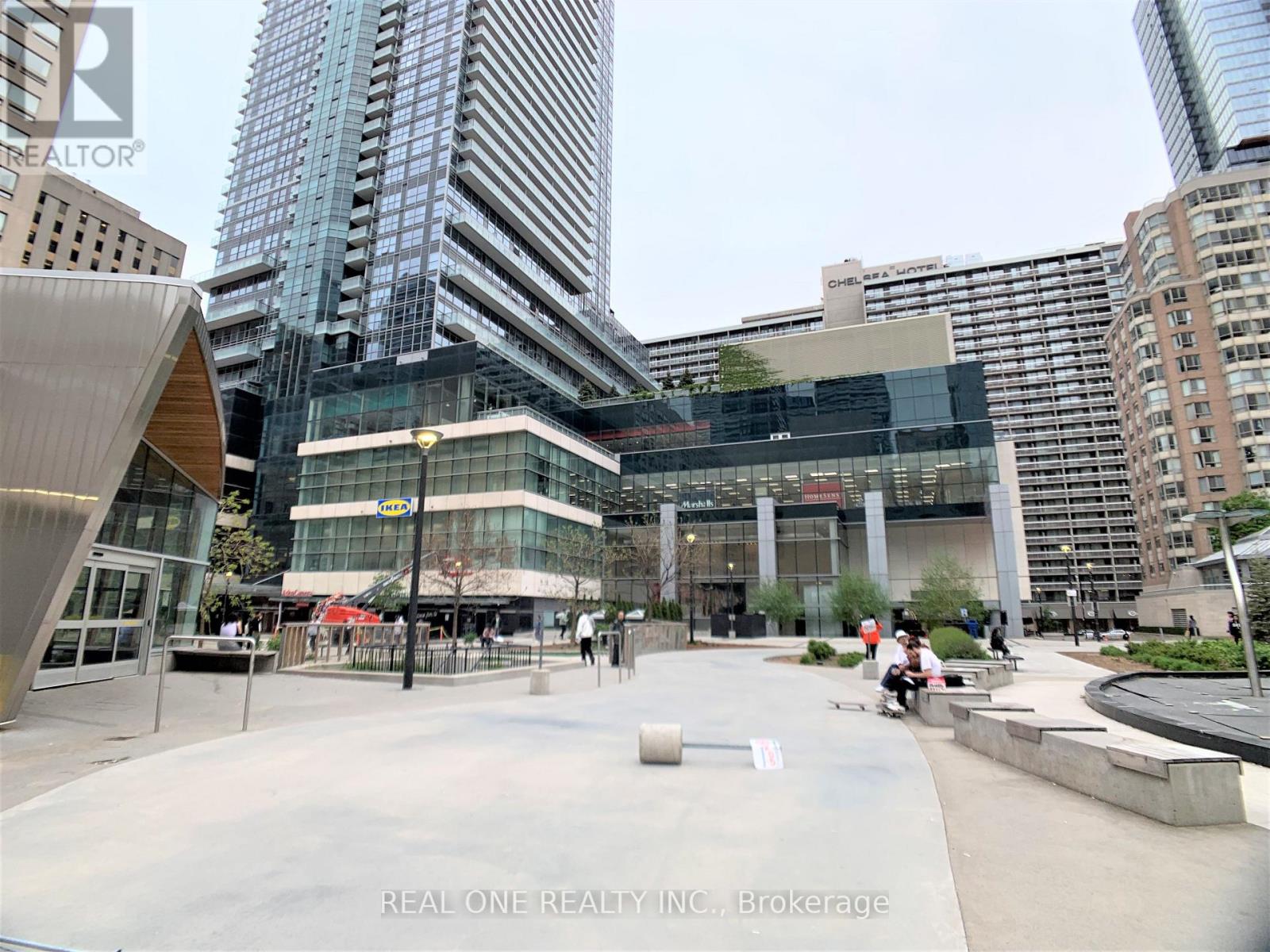 1222 - 386 Yonge Street, Toronto, Ontario  M5B 0A5 - Photo 2 - C12515502