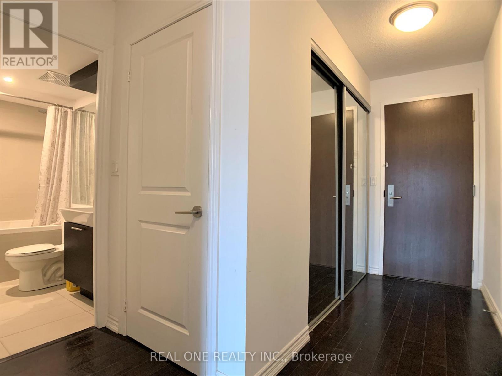 1222 - 386 Yonge Street, Toronto, Ontario  M5B 0A5 - Photo 3 - C12515502