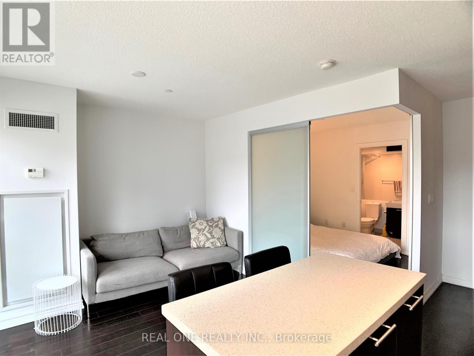 1222 - 386 Yonge Street, Toronto, Ontario  M5B 0A5 - Photo 9 - C12515502