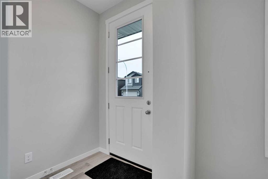 58 Corner Glen Common Ne, Calgary, Alberta  T3N 2L4 - Photo 5 - A2261355