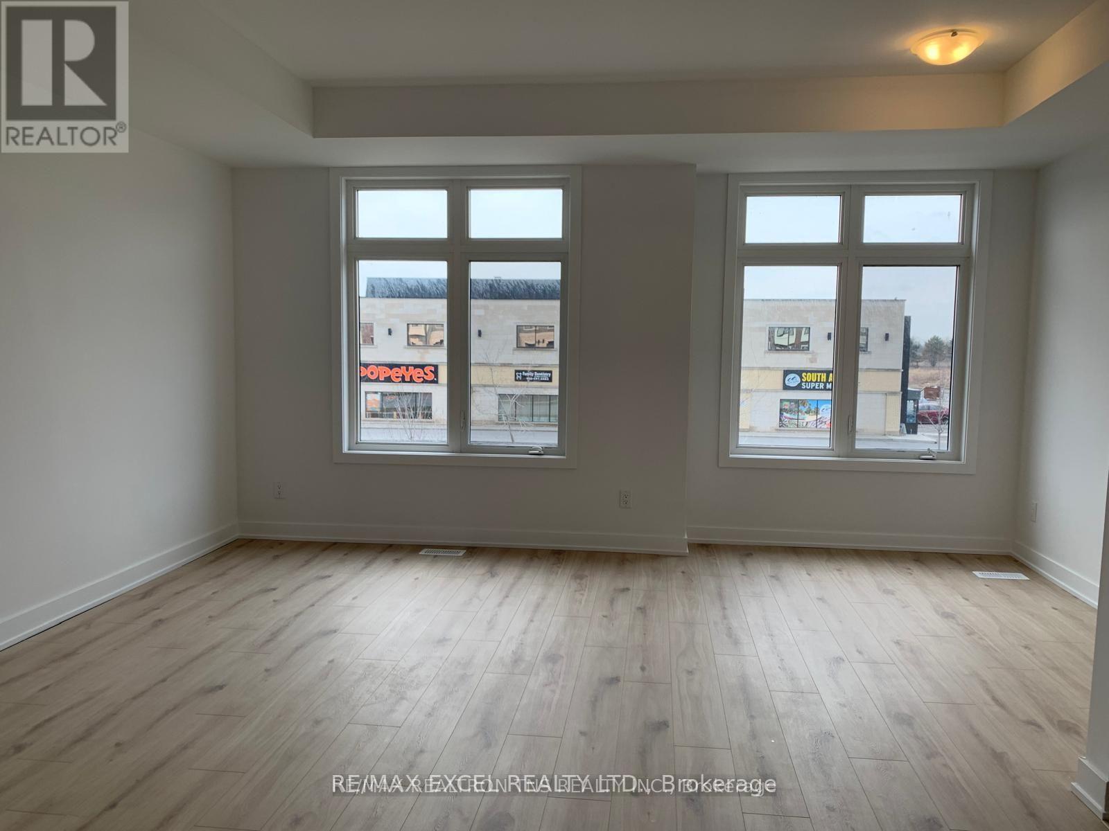 12 Baker Hill Boulevard, Whitchurch-Stouffville, Ontario  L4A 4W8 - Photo 2 - N12515464