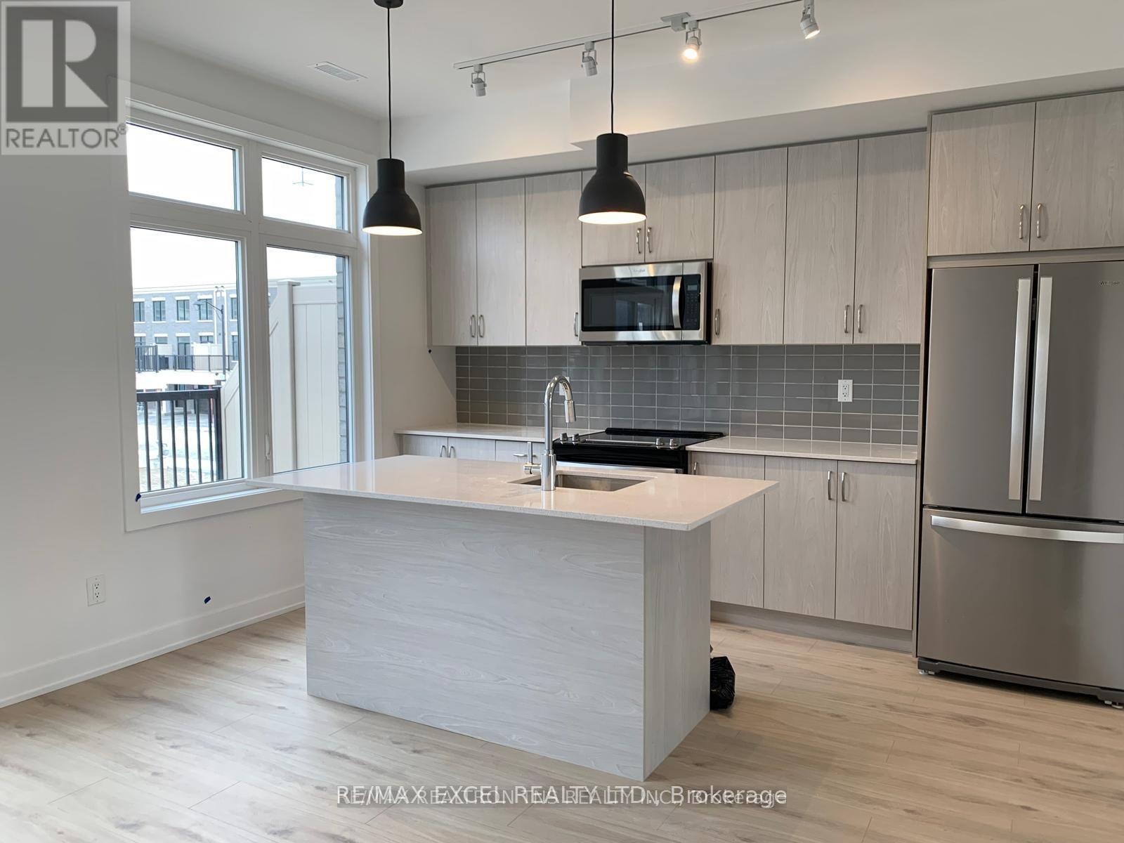 12 Baker Hill Boulevard, Whitchurch-Stouffville, Ontario  L4A 4W8 - Photo 3 - N12515464