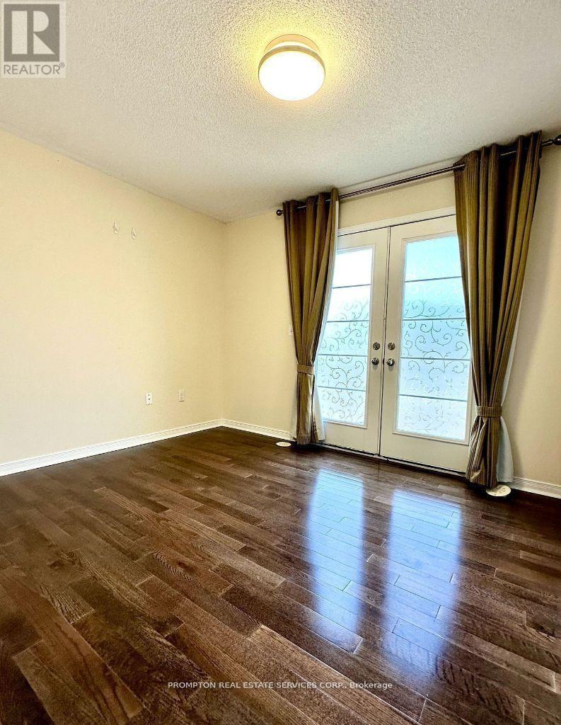 28 Beehive Lane, Markham, Ontario  L6E 0K6 - Photo 4 - N12515482