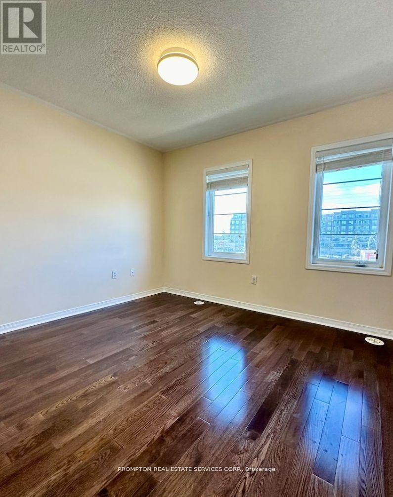 28 Beehive Lane, Markham, Ontario  L6E 0K6 - Photo 6 - N12515482