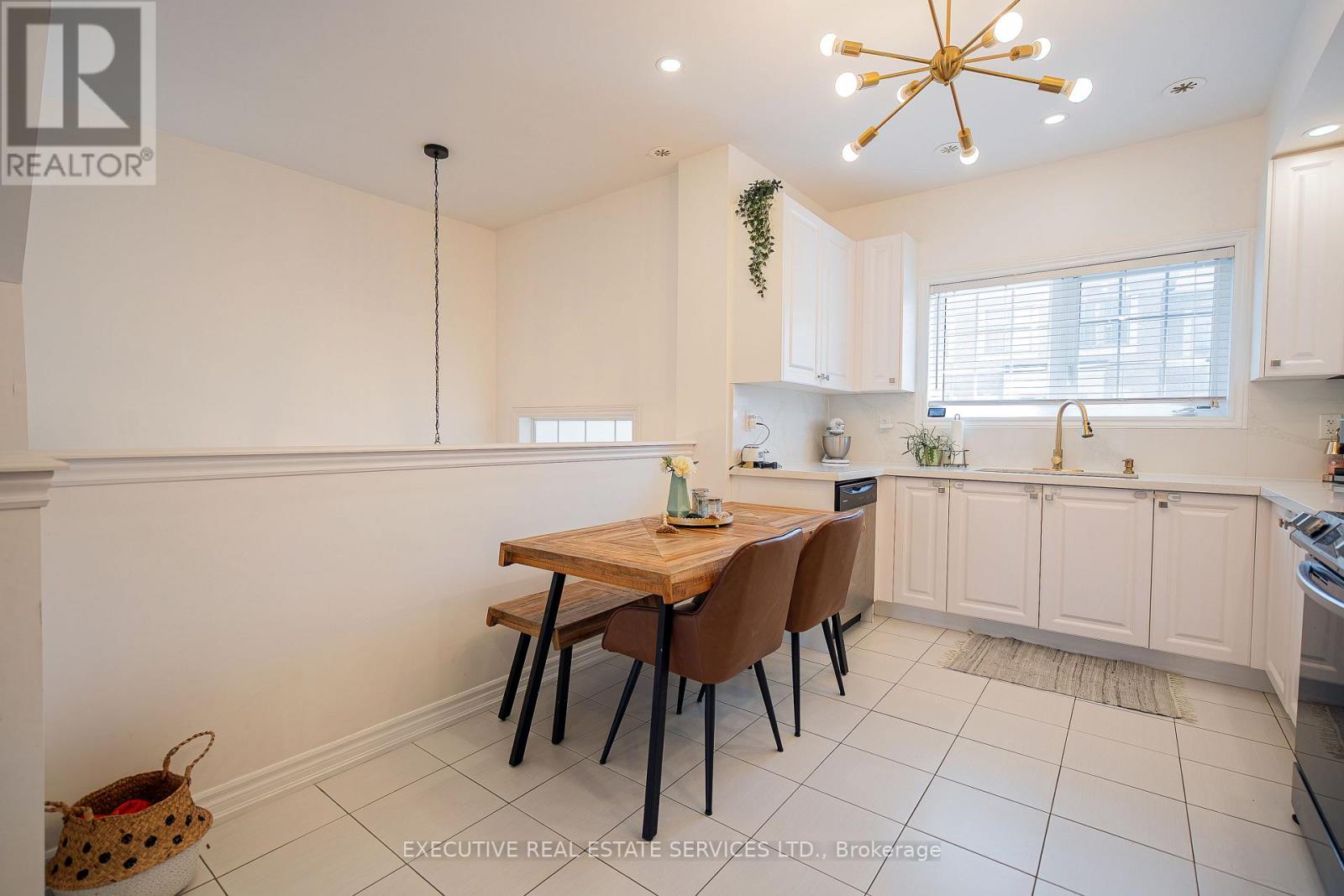 6 Abercove Close, Brampton, Ontario  L6Y 6E6 - Photo 12 - W12515434