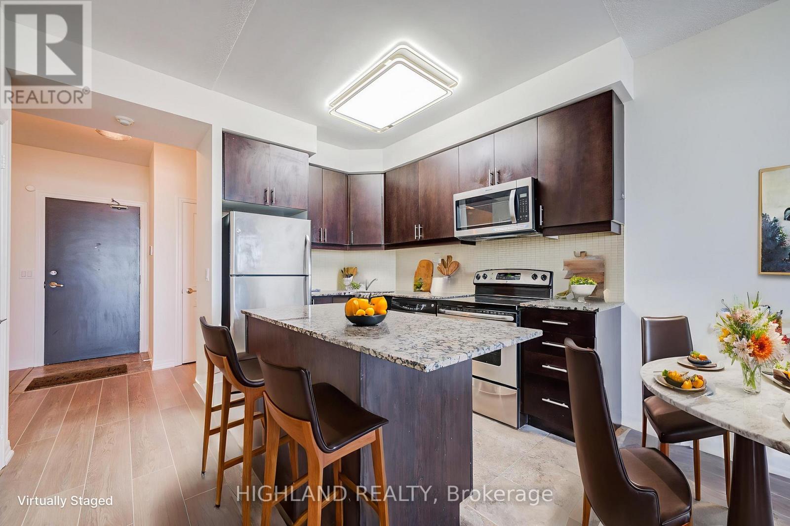 3105 - 223 Webb Drive, Mississauga, Ontario  L5B 0E8 - Photo 3 - W12515462