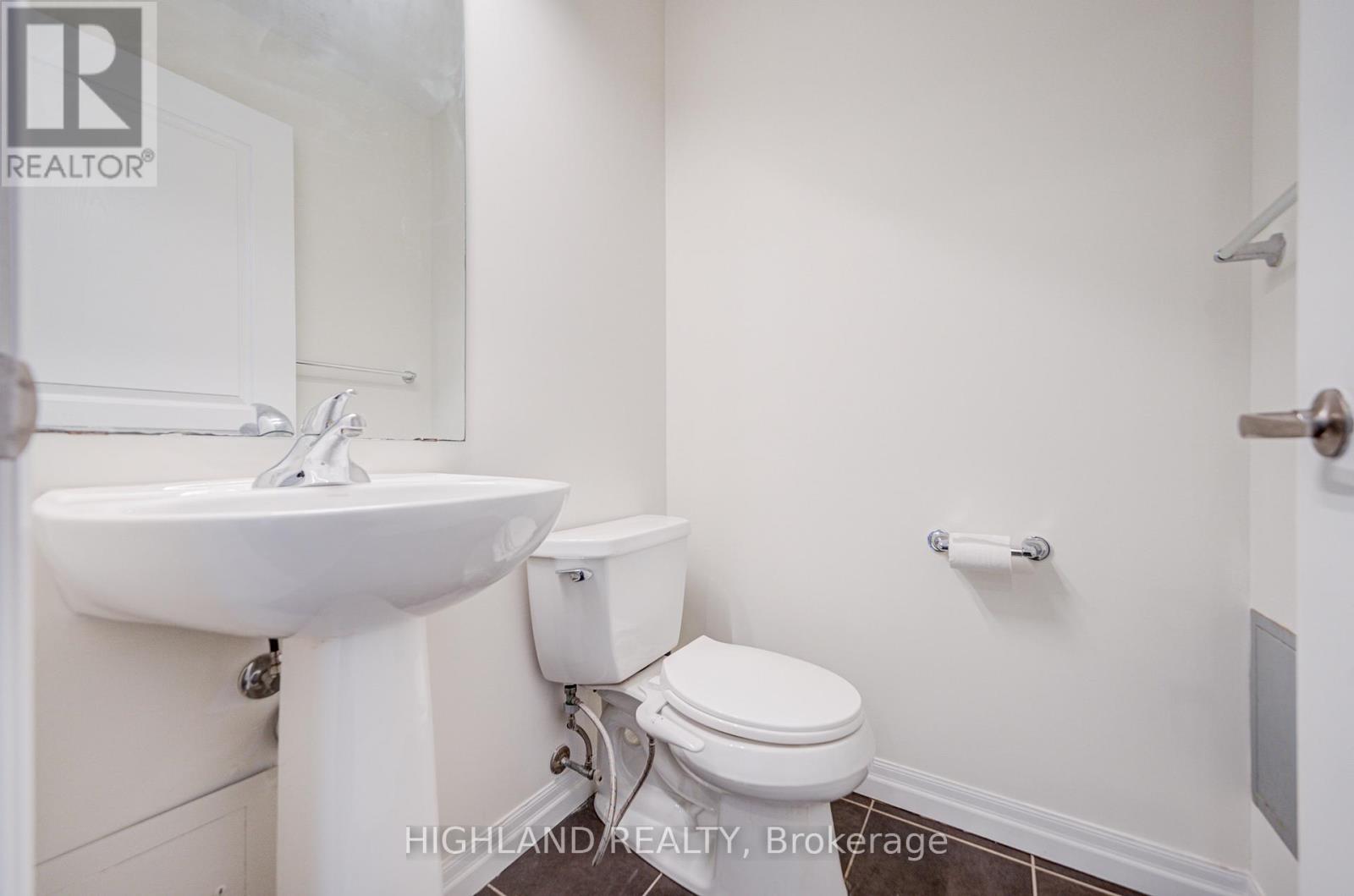 3105 - 223 Webb Drive, Mississauga, Ontario  L5B 0E8 - Photo 8 - W12515462