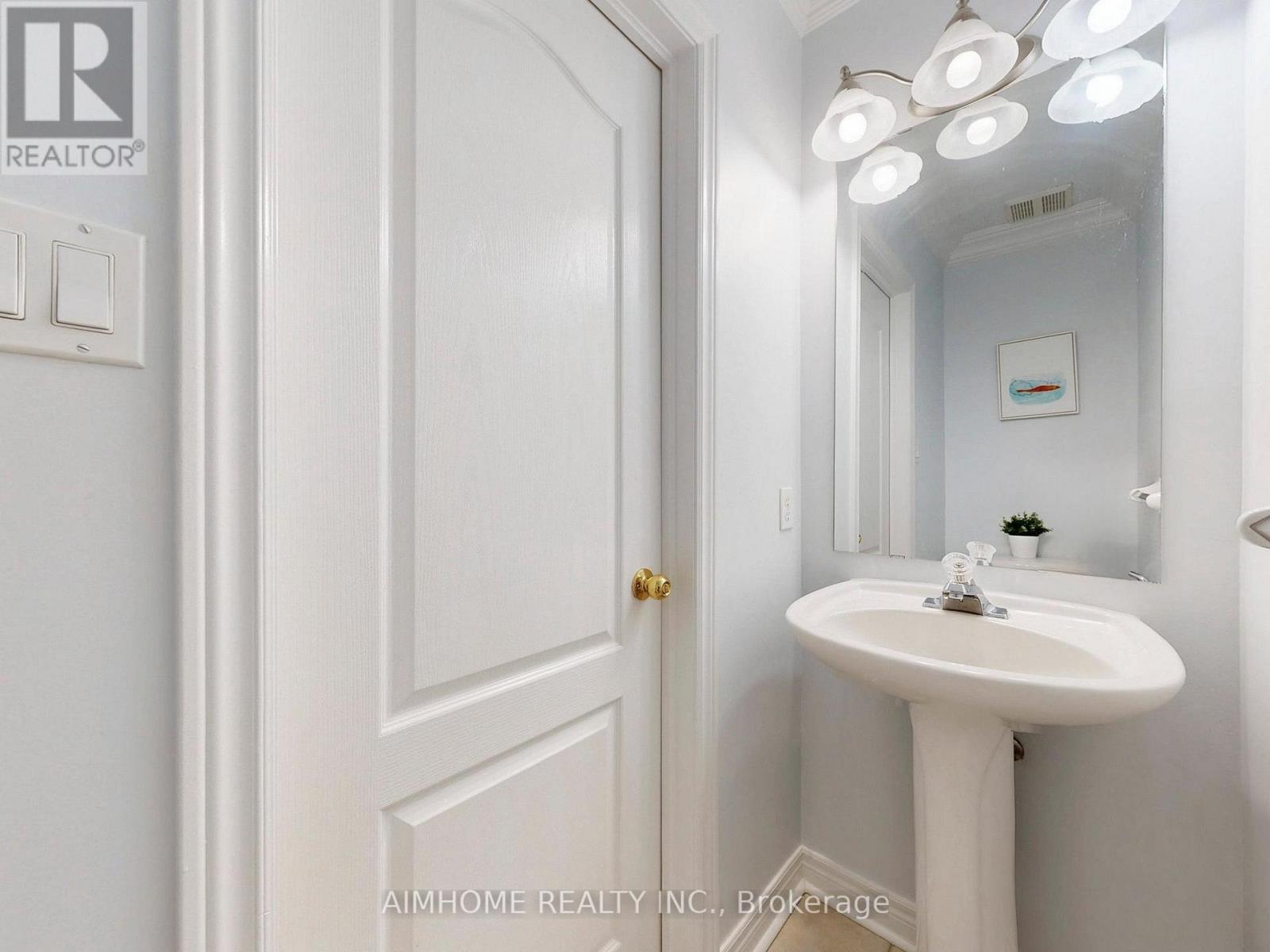 2051 Ashmore Drive, Oakville, Ontario  L6M 4T1 - Photo 18 - W12515470