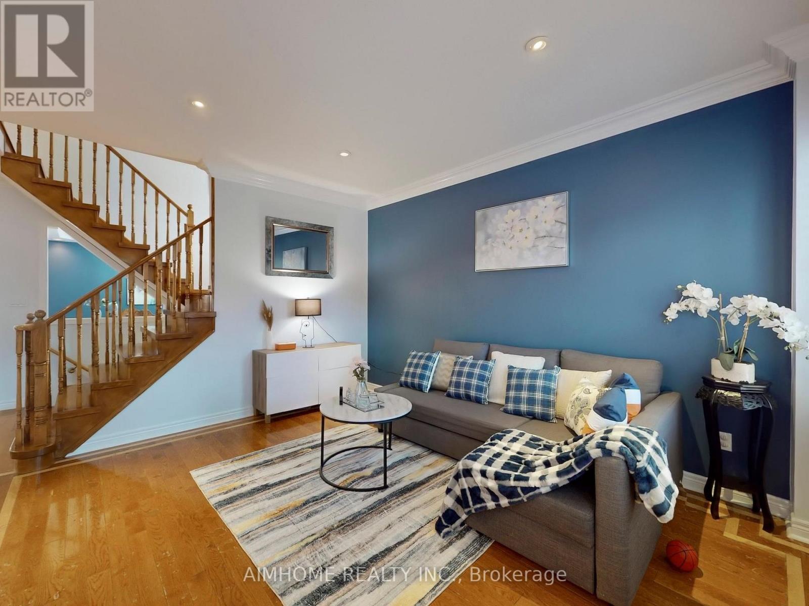 2051 Ashmore Drive, Oakville, Ontario  L6M 4T1 - Photo 5 - W12515470