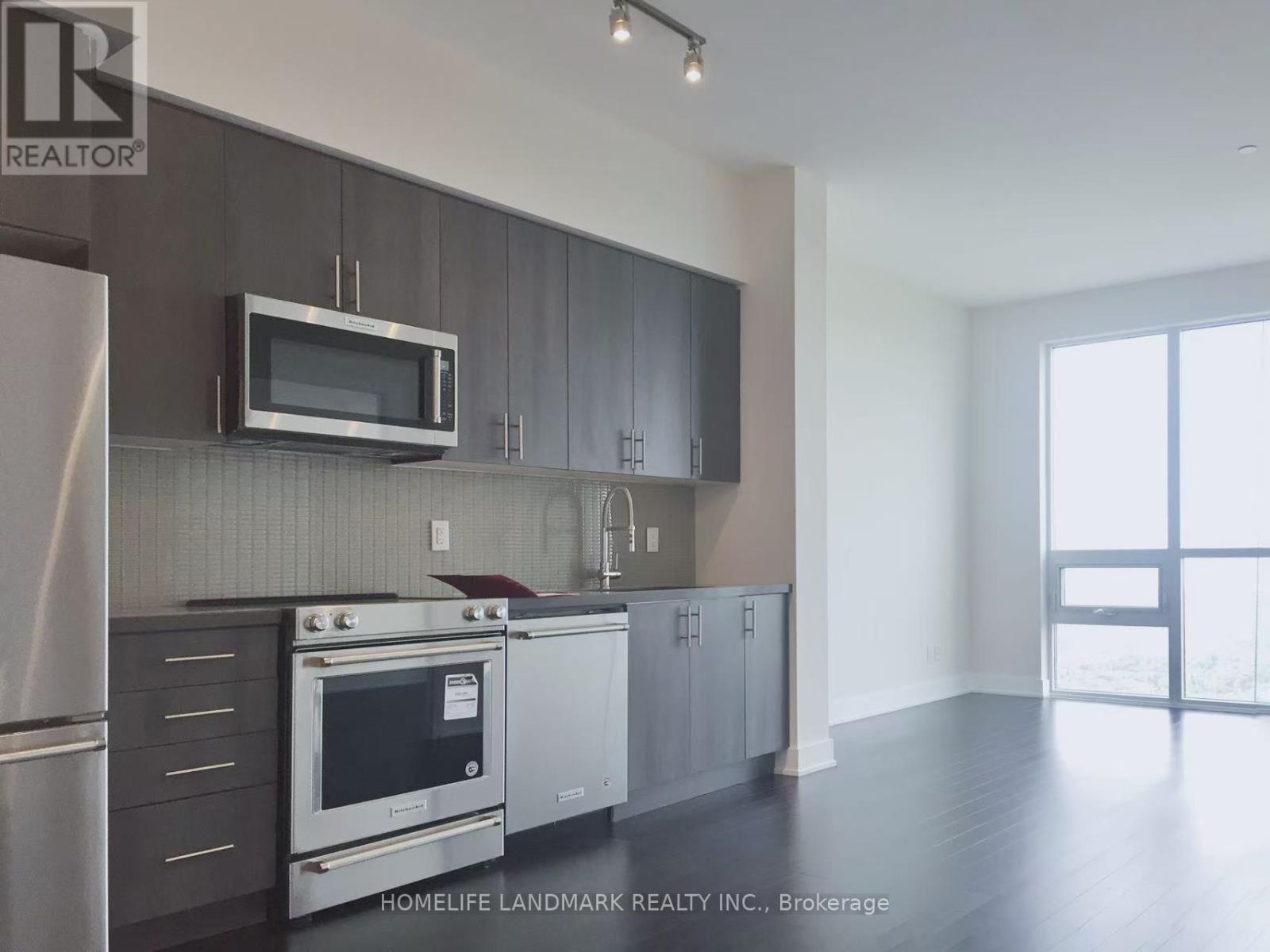 Lph 08 - 4011 Brickstone Mews, Mississauga, Ontario  L5B 0J7 - Photo 2 - W12515472