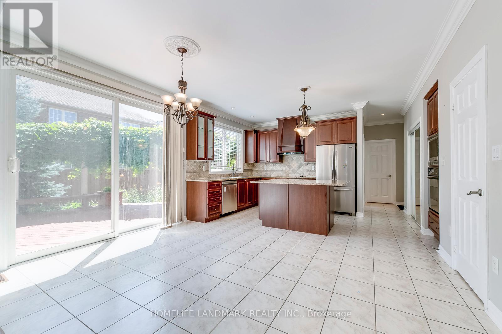 2196 Highcliffe Way, Oakville, Ontario  L6M 5B6 - Photo 11 - W12515474