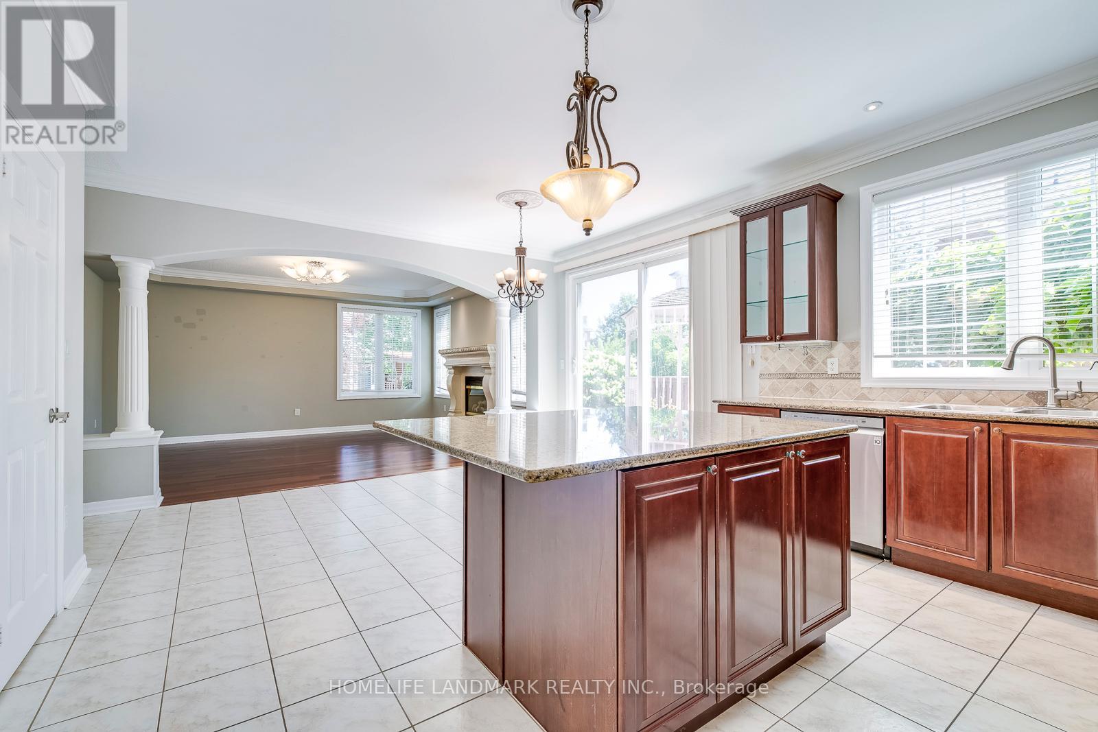 2196 Highcliffe Way, Oakville, Ontario  L6M 5B6 - Photo 13 - W12515474