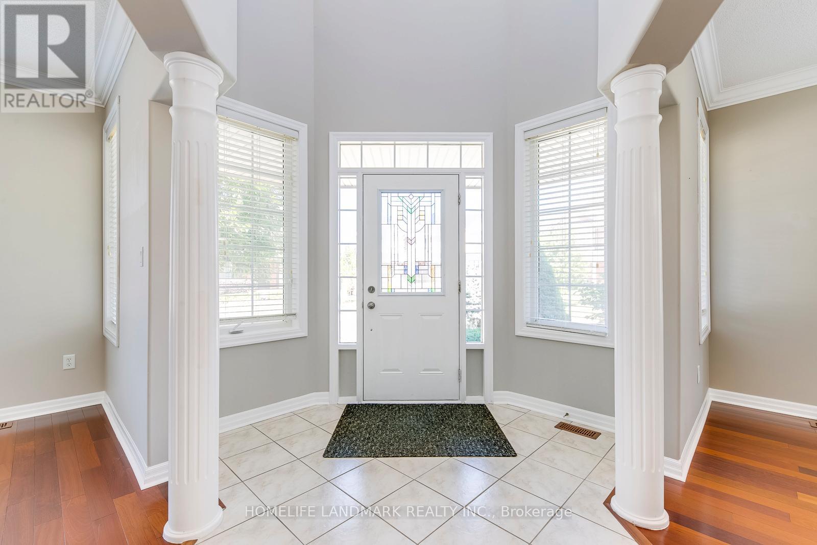 2196 Highcliffe Way, Oakville, Ontario  L6M 5B6 - Photo 3 - W12515474