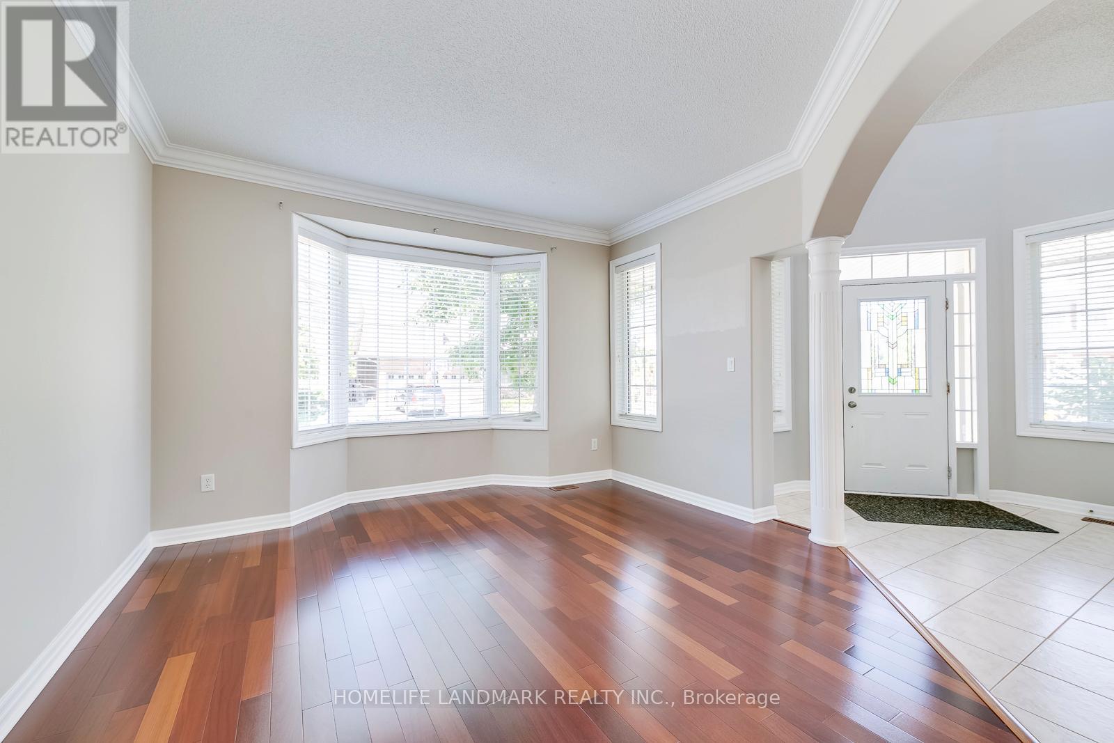 2196 Highcliffe Way, Oakville, Ontario  L6M 5B6 - Photo 5 - W12515474