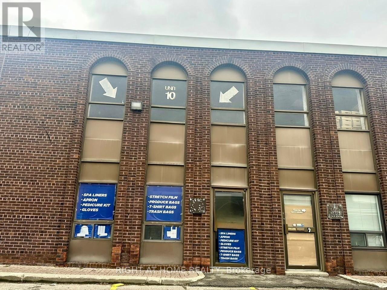 10 - 4478 CHESSWOOD DRIVE, Toronto, Ontario