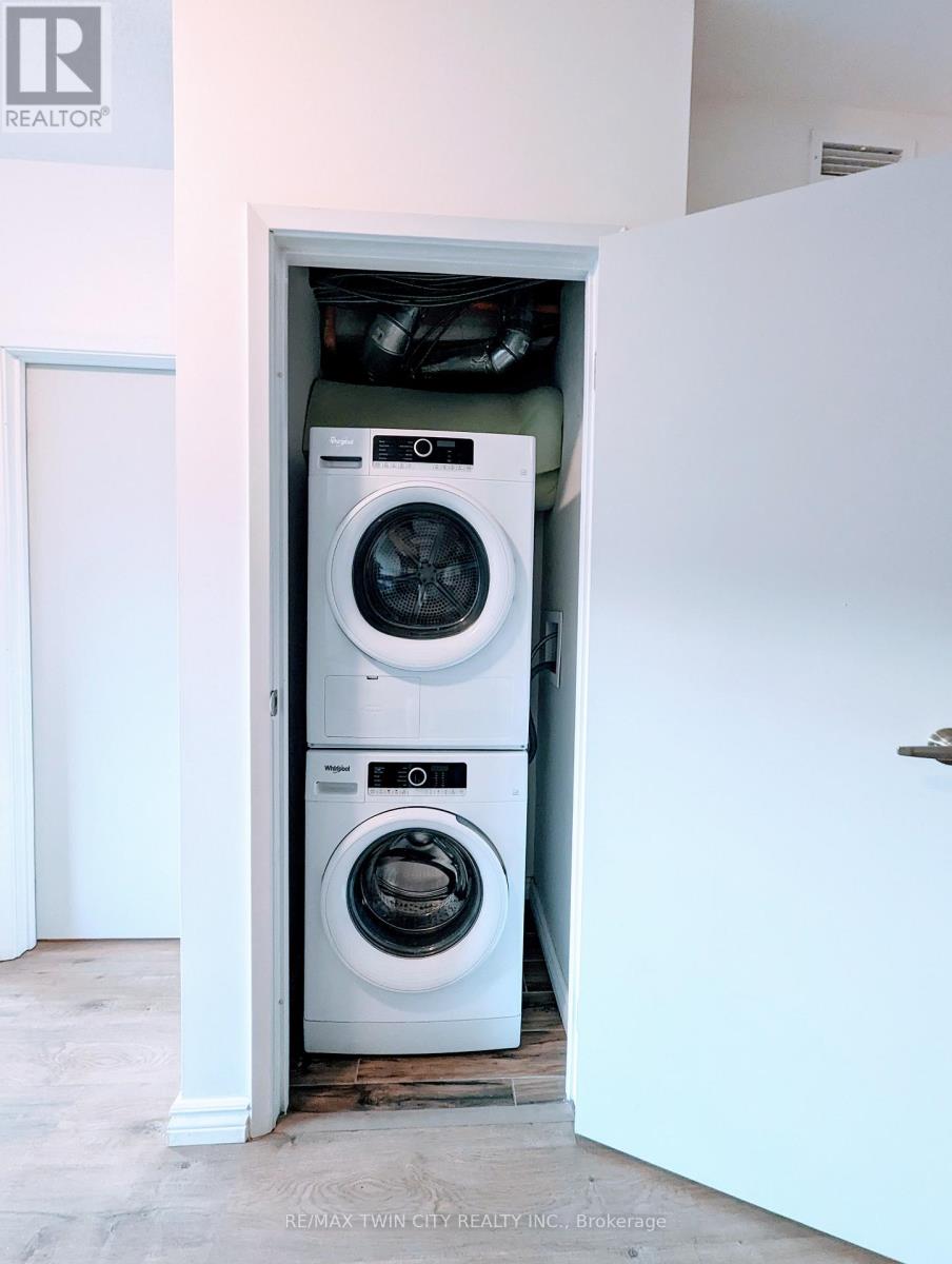 514 - 275 B Larch St Street, Waterloo, Ontario  N2L 3R2 - Photo 14 - X12515492