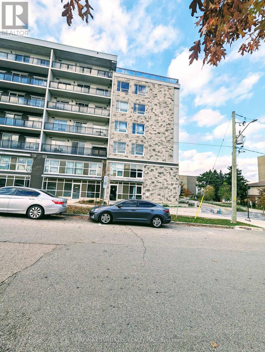 514 - 275 B Larch St Street, Waterloo, Ontario  N2L 3R2 - Photo 2 - X12515492