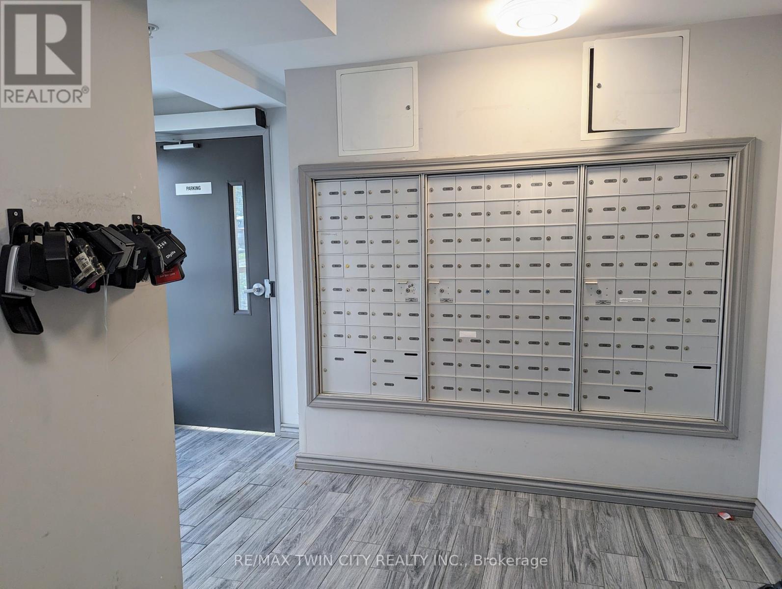 514 - 275 B Larch St Street, Waterloo, Ontario  N2L 3R2 - Photo 8 - X12515492