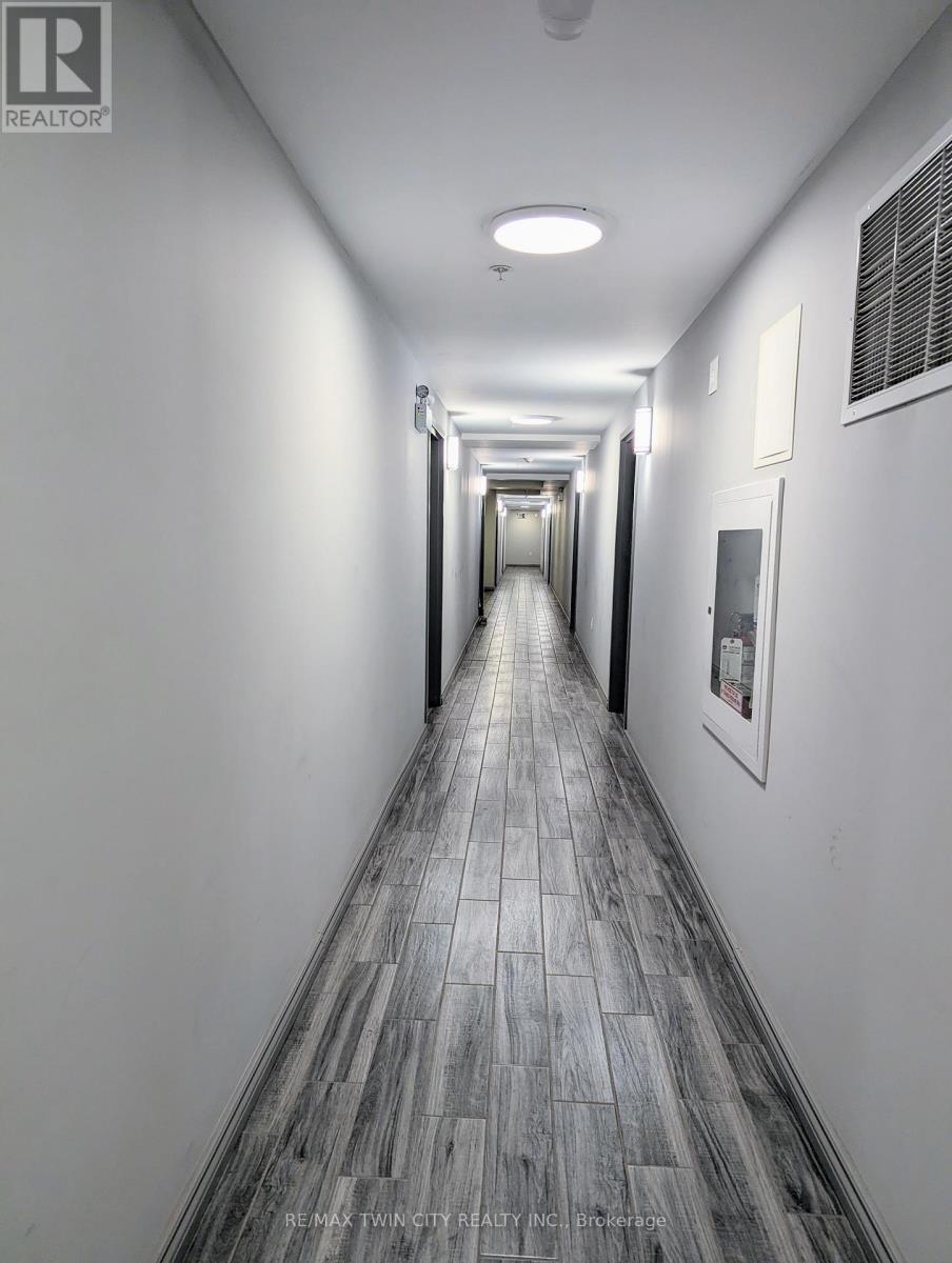 514 - 275 B Larch St Street, Waterloo, Ontario  N2L 3R2 - Photo 9 - X12515492