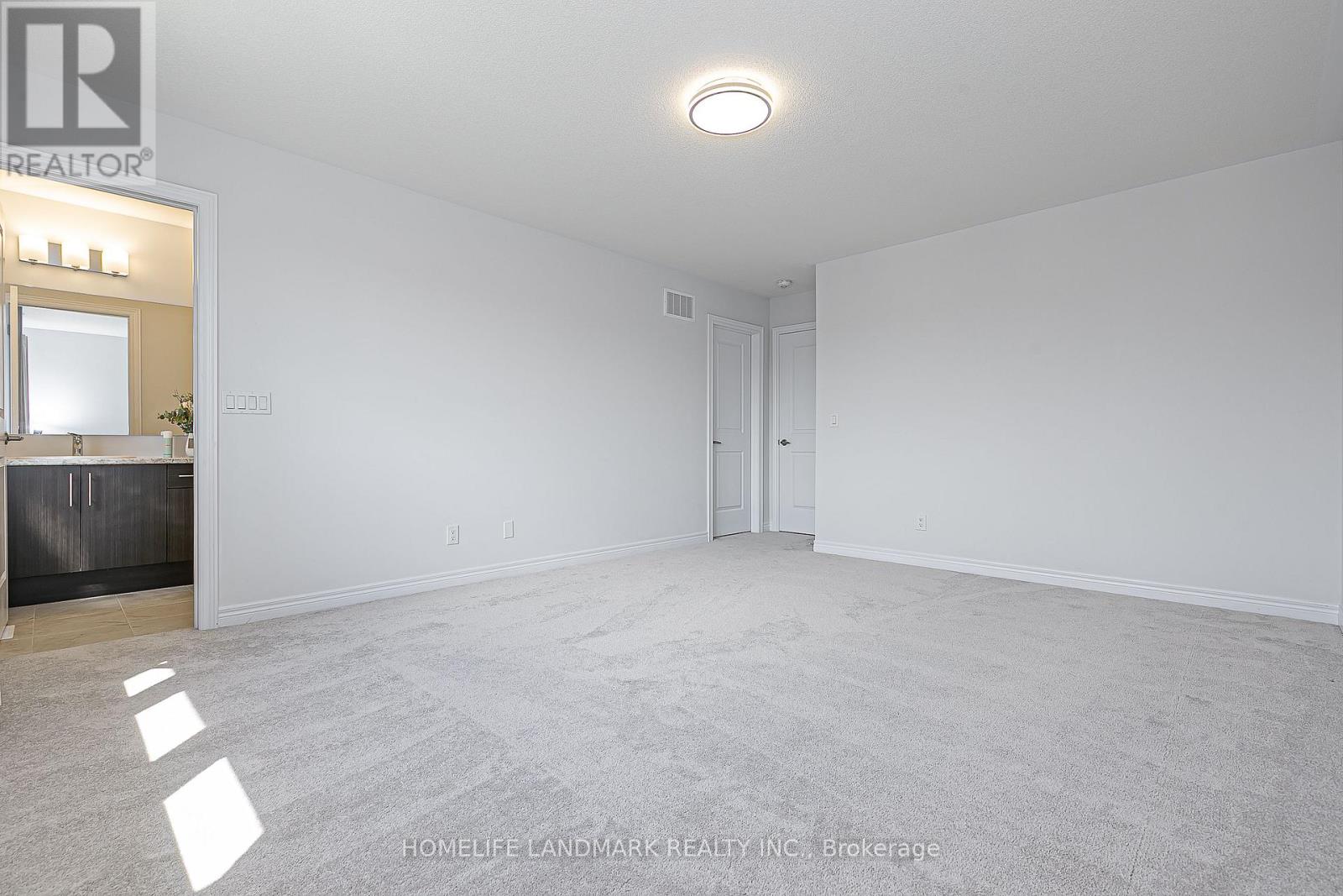 135 Lageer Drive, Whitchurch-Stouffville, Ontario  L4A 4V2 - Photo 12 - N12515510