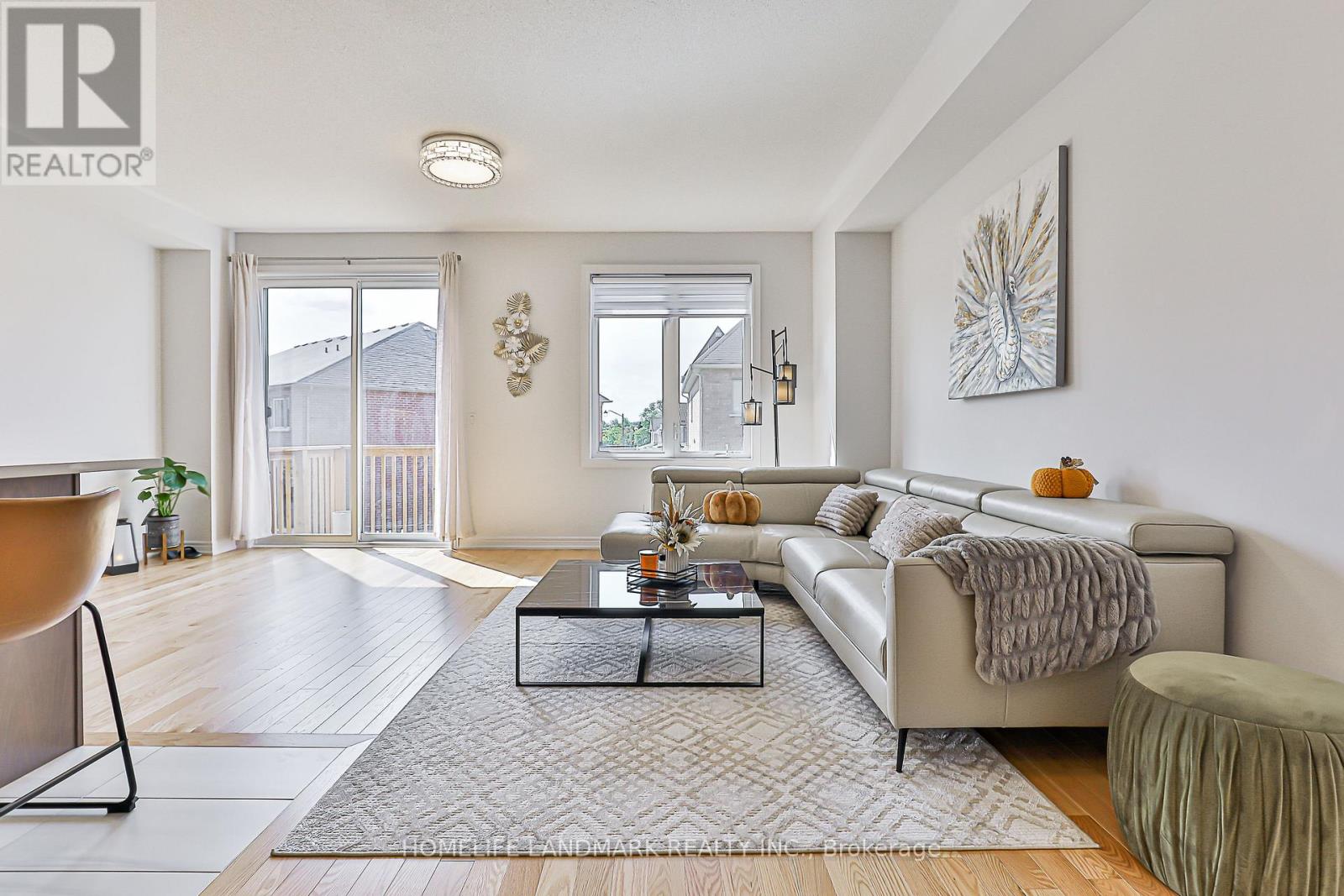 135 Lageer Drive, Whitchurch-Stouffville, Ontario  L4A 4V2 - Photo 4 - N12515510